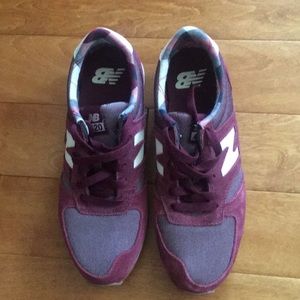 New Balance maroon 420